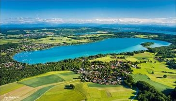Rundflug über bayerische Seen und Berge